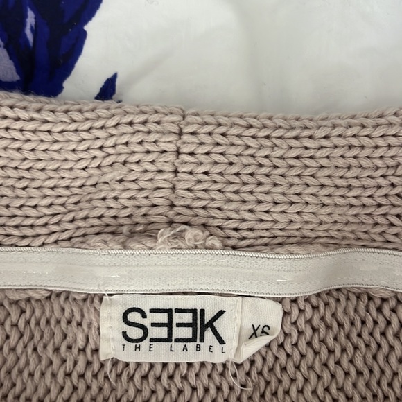 Seek the label off the shoulder sweater size XS - Picture 4 of 4